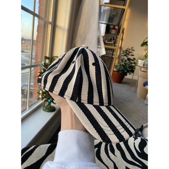 Tan/Black striped burlap hat, adjustable OSFM - Picture 5 of 9